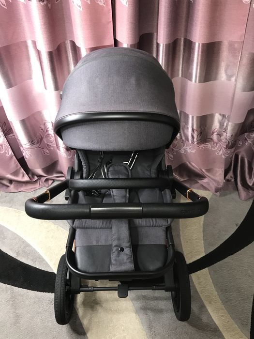 Продам детскую коляску Carrello 3в1