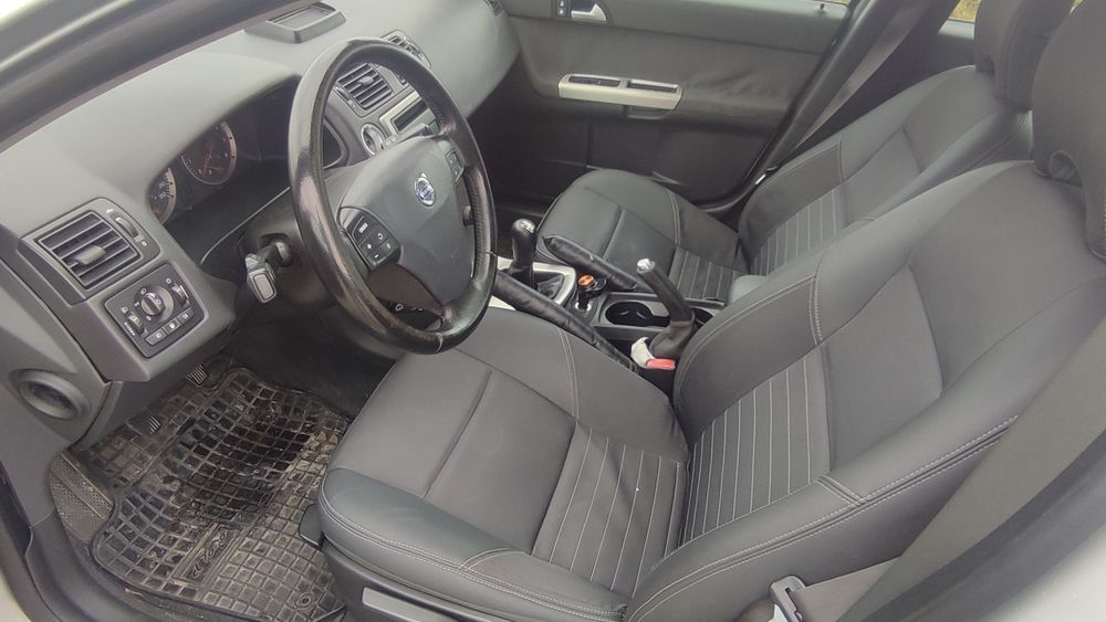 Volvo V50 T5  Doinwestowany !