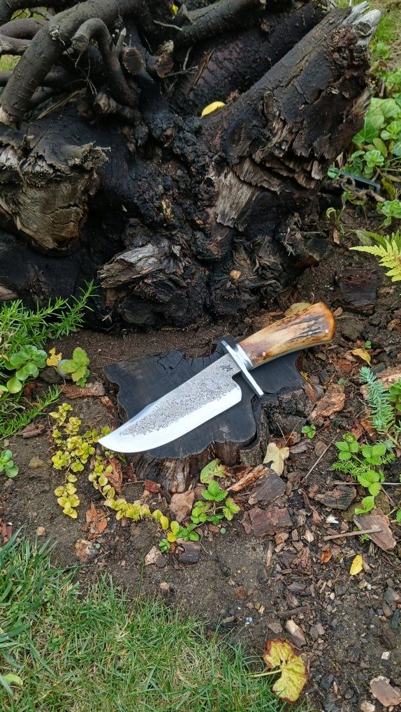 Ręcznie wykuty nóż Bowie konstrukcja Frame Handle. Inspirowany Drakulą