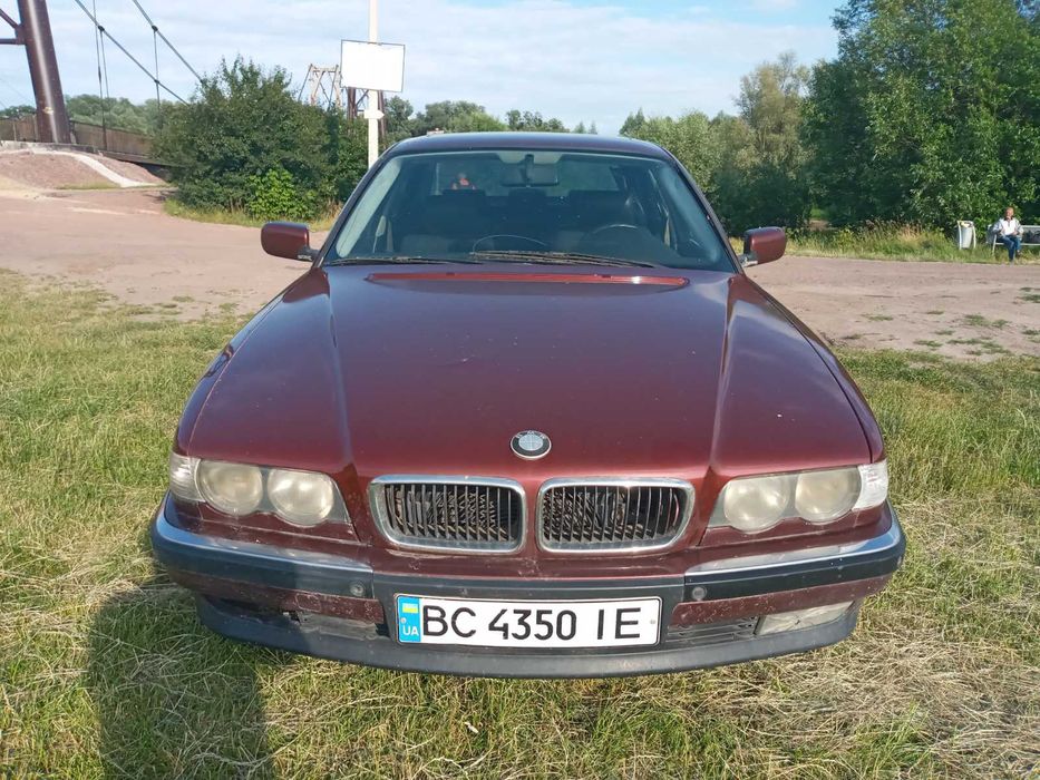Продам BMW 7 series 728
