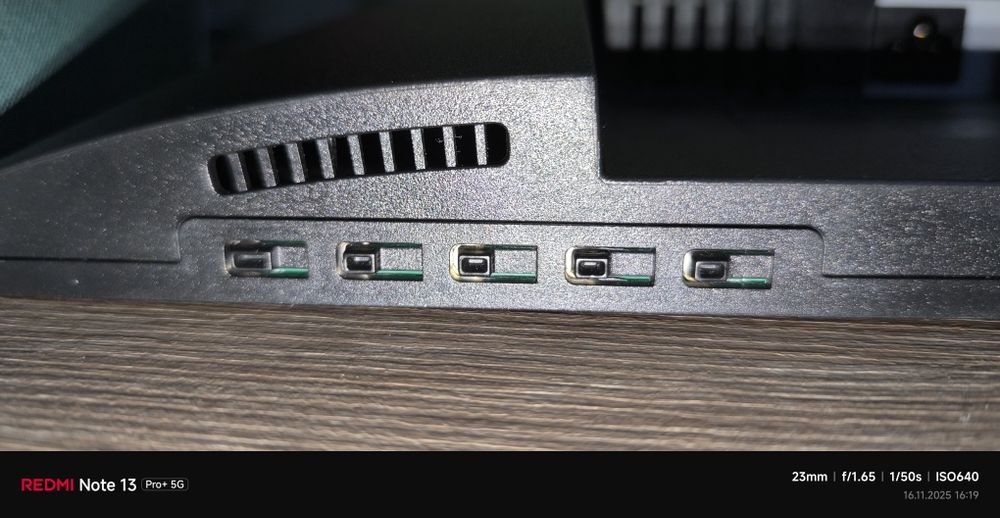 Монітор VA 60 герц (можна розігнати до 76)