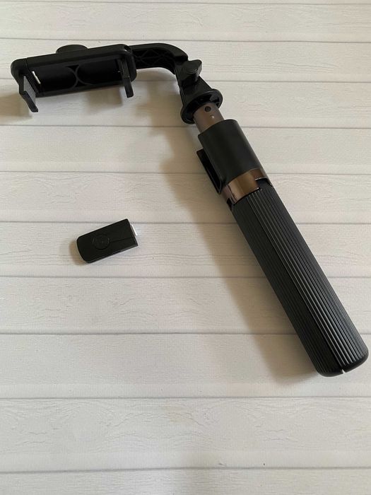 Штатив трипод для телефона селфі палиця з кнопкою-пультом Bluetooth