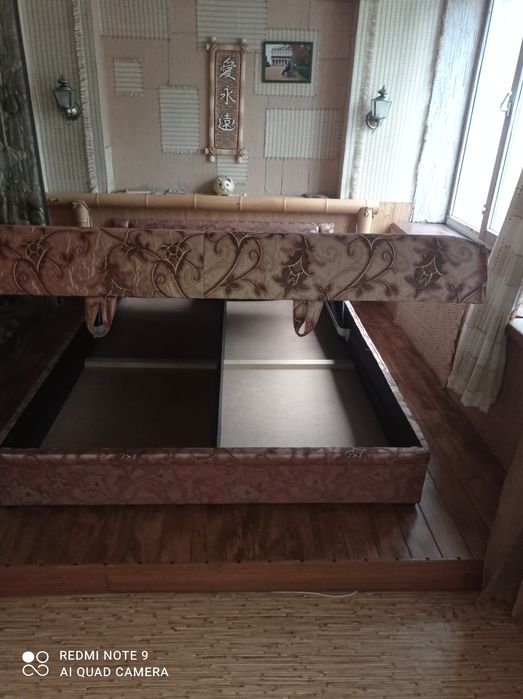 Ліжко двоспальне дерев'яне