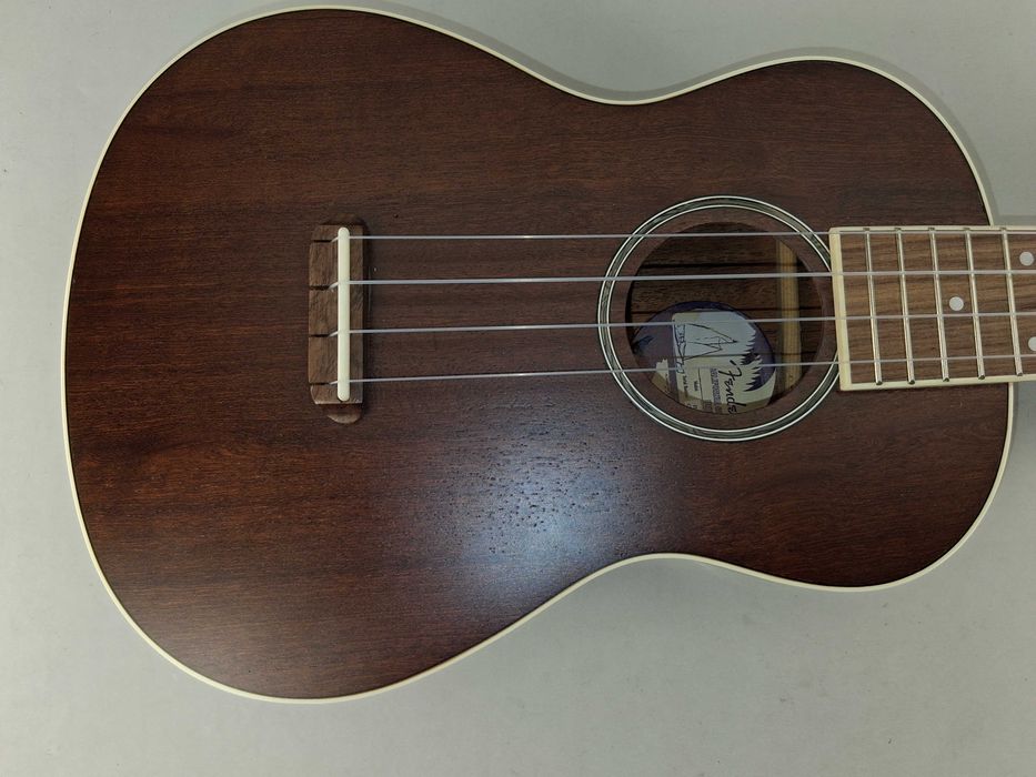 J222 Ukulele Fender California Coast Zuma-Nat Concert