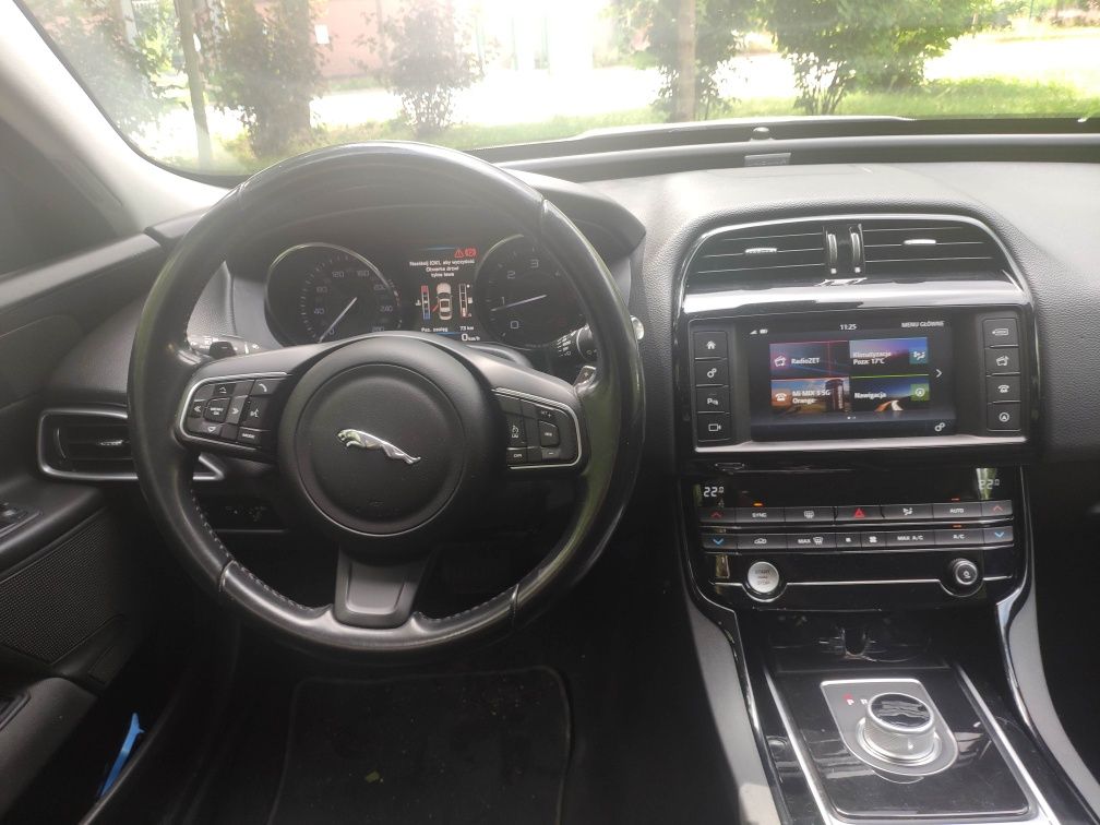 Jaguar xe 2.0 d Prestiż