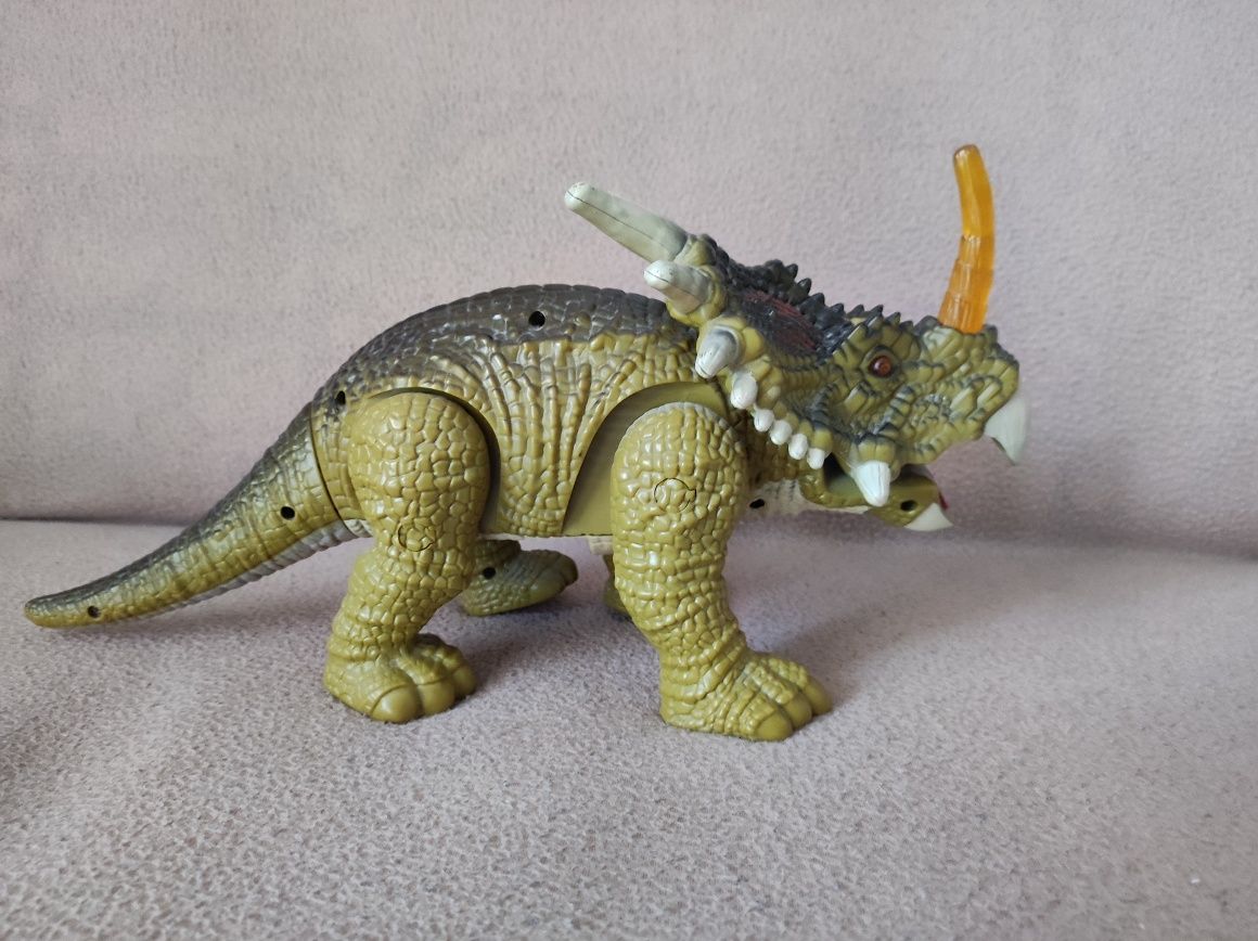 Інтерактивний динозавр, іграшка