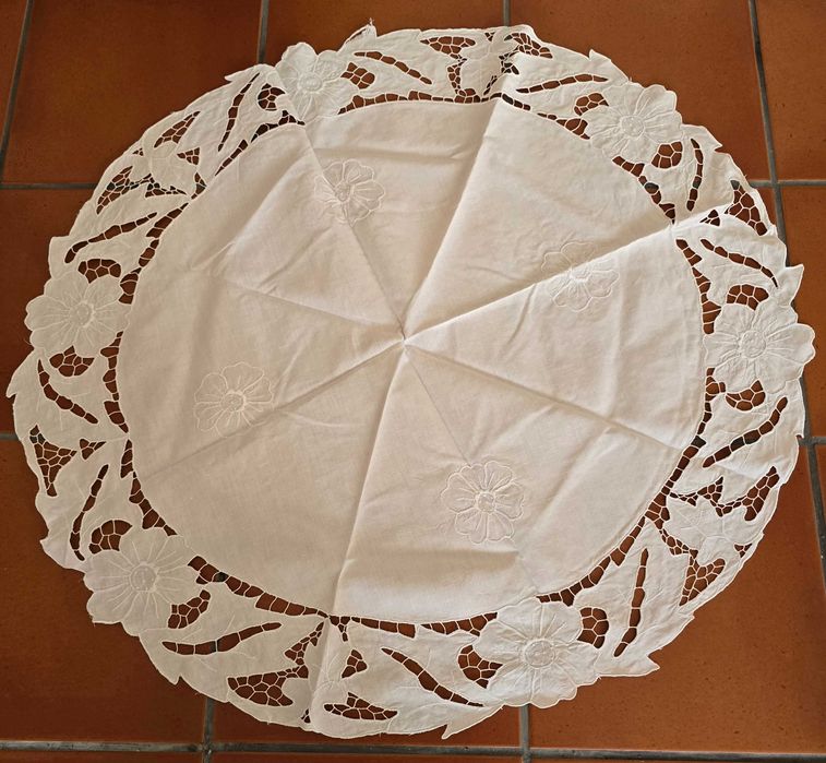 Naperon redondo branco