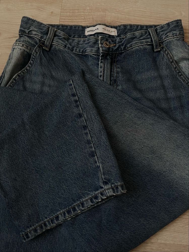 Джинси Bershka.