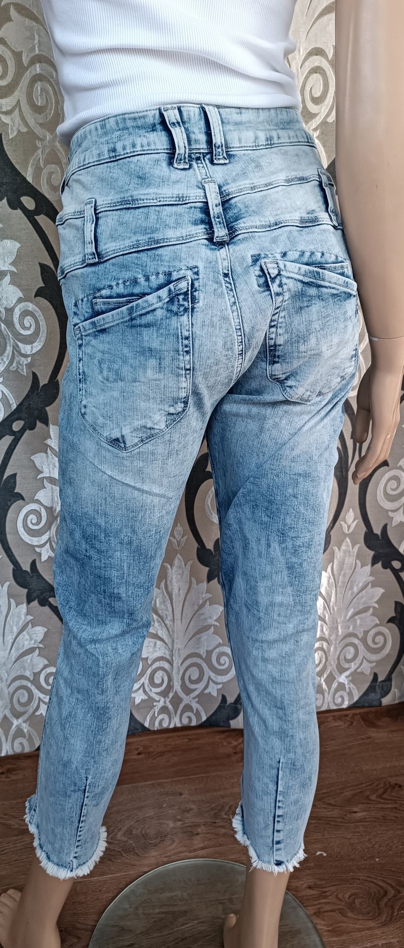 Tredy spodnie jeansowe z dżetami elastyczne skinny XL