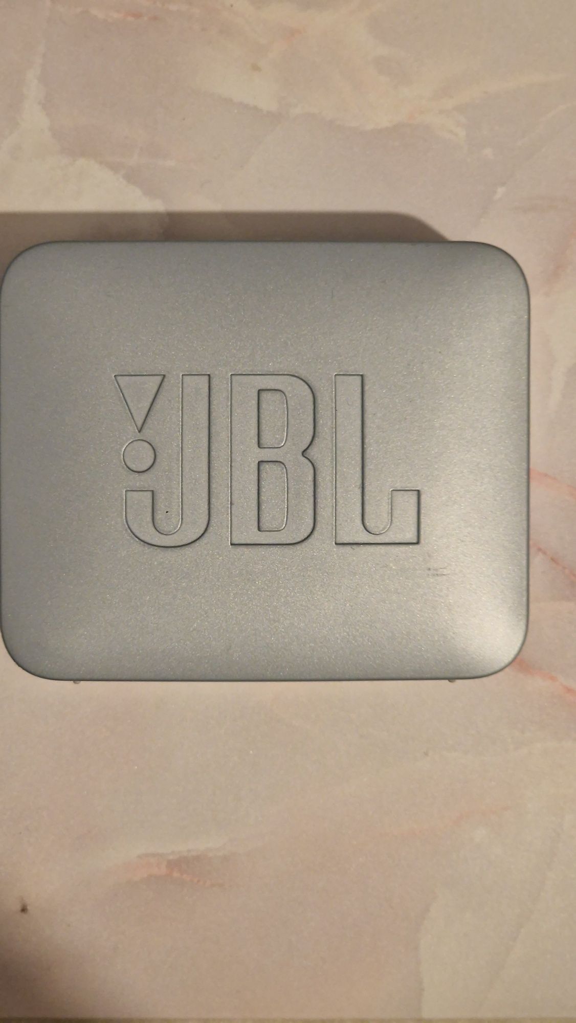 Coluna JBL azul clara