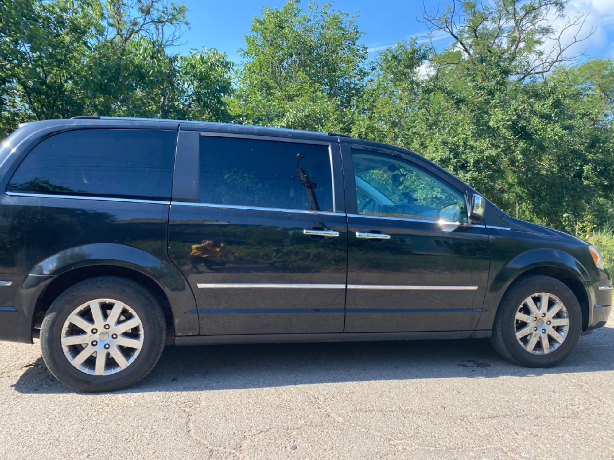Легковая машина на 7 мест Chrysler voyager