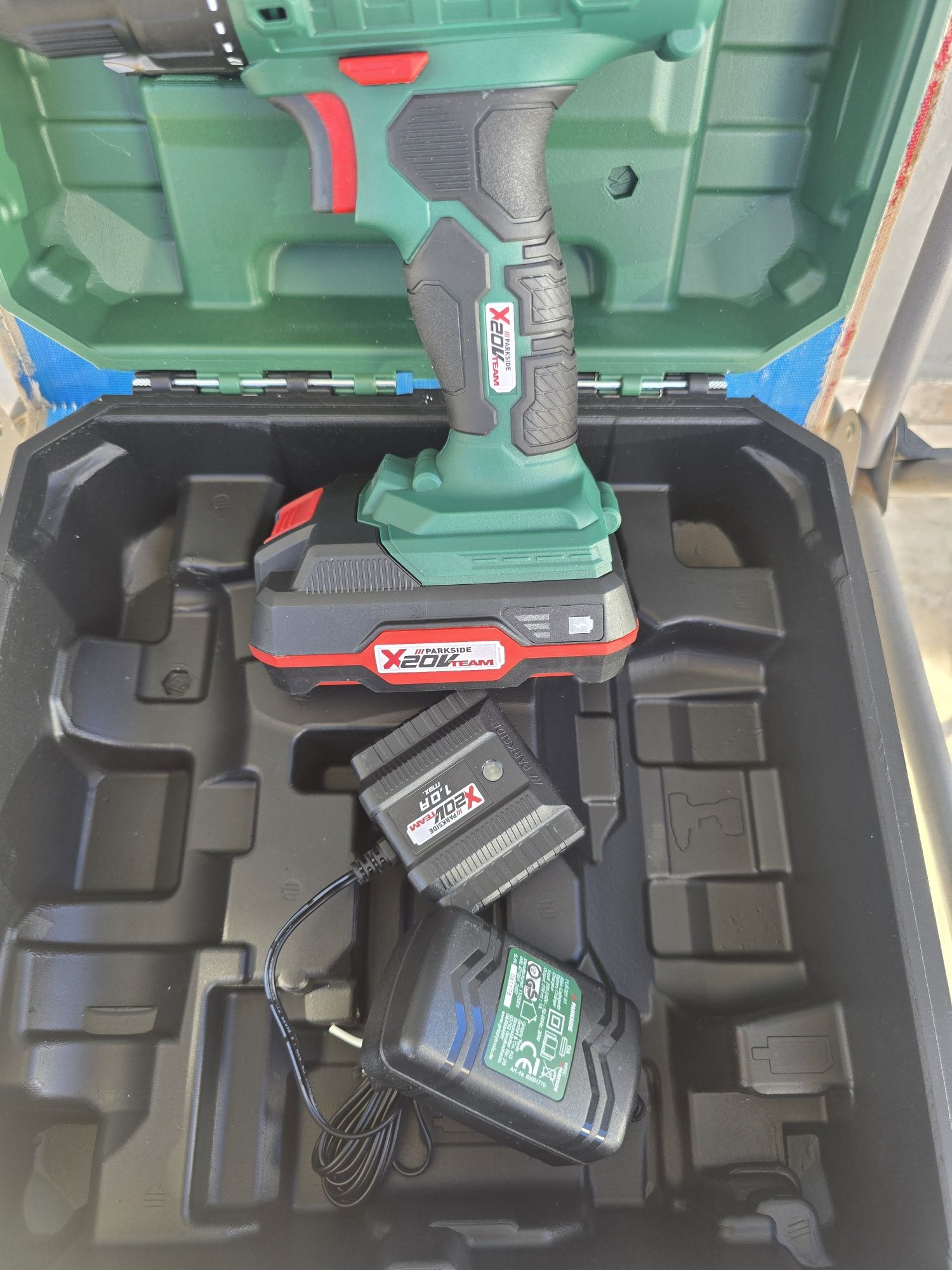 Berbequim PARKSIDE 20V com Bateria e Carregador