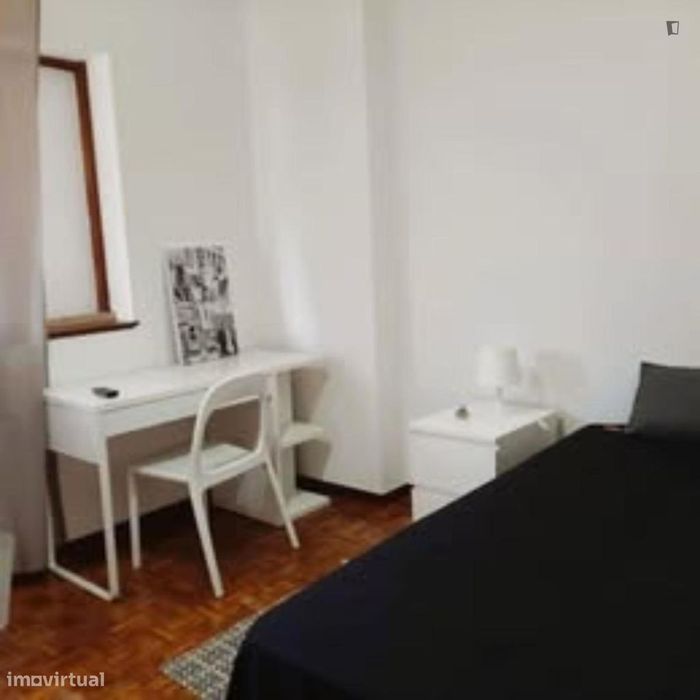Quarto - localizado em Bairro do Sol Coimbra