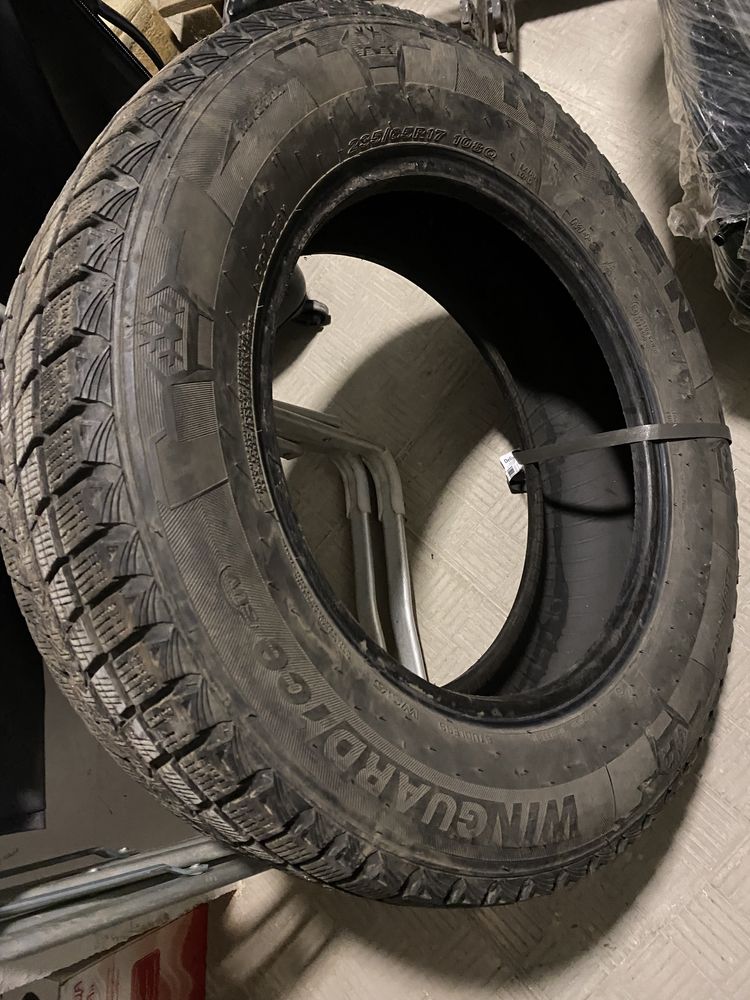 Продам Шини nexen зима 235/65R17