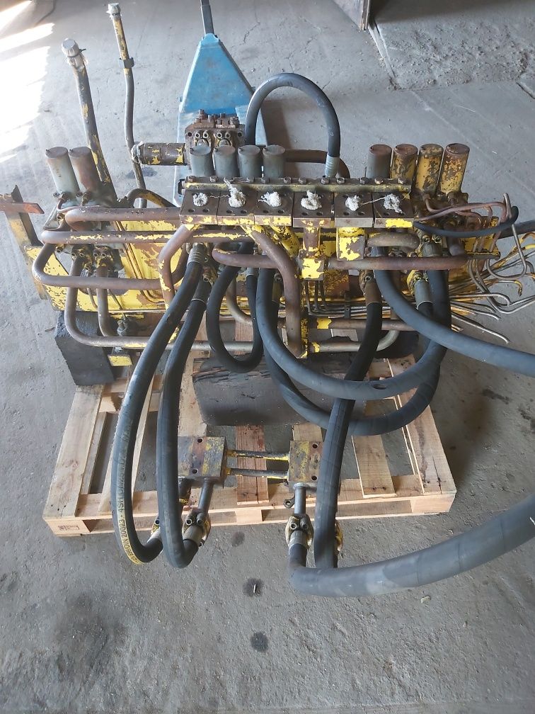 Rozdzielacz hydrauliczny Menck, waryński m250 - części