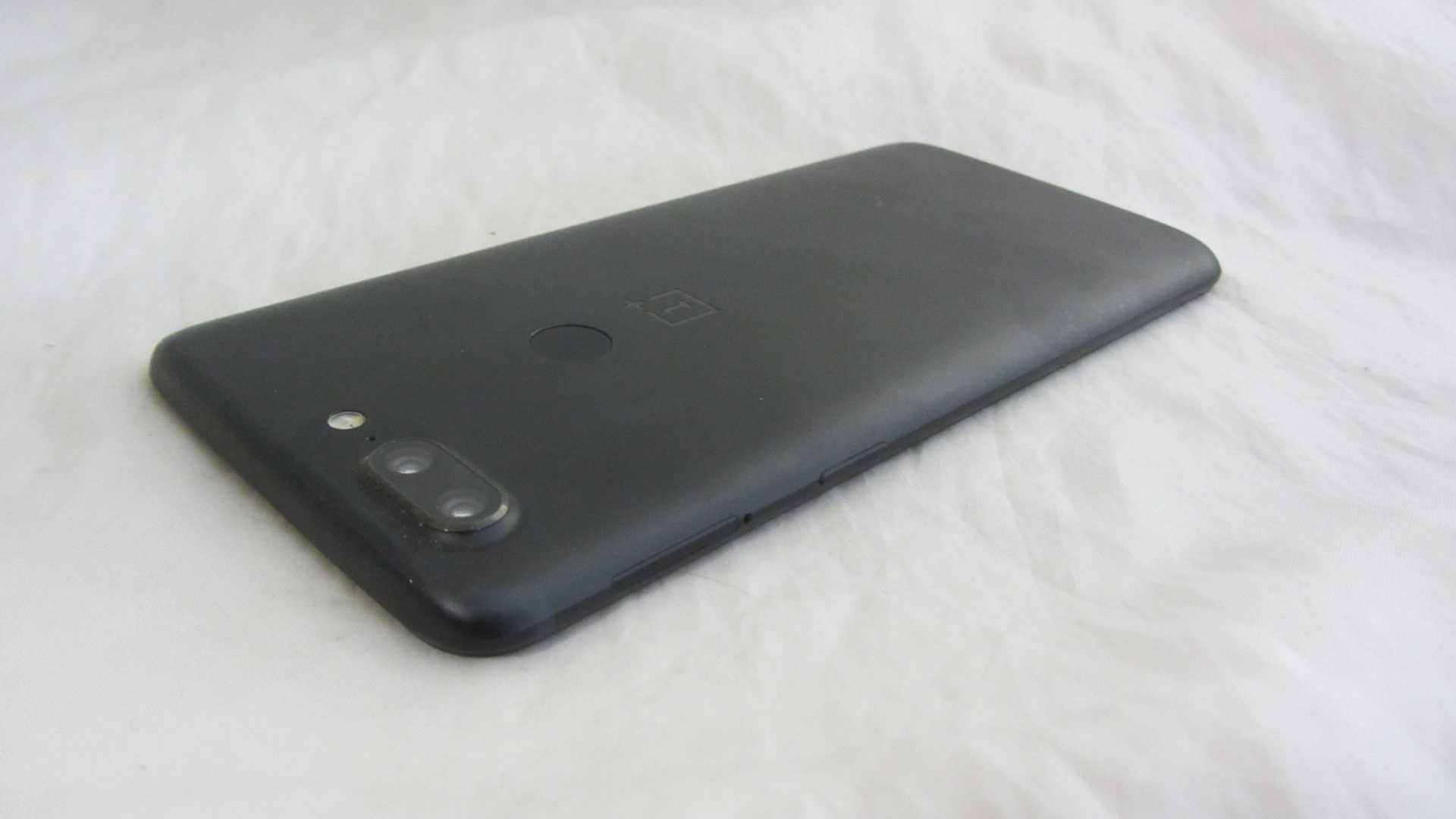OnePlus 5T 6/64Gb Black