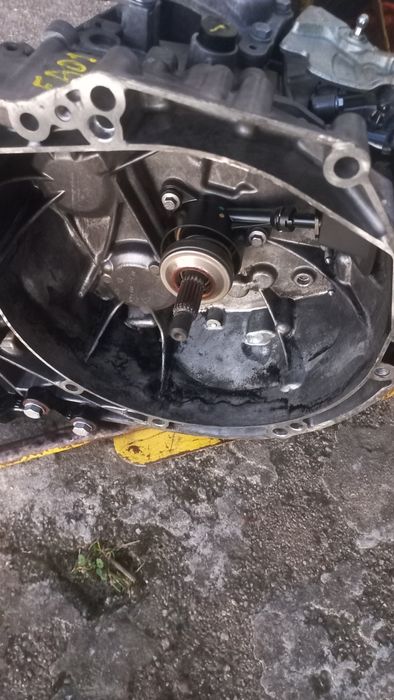 Caixa velocidades de 6v psa