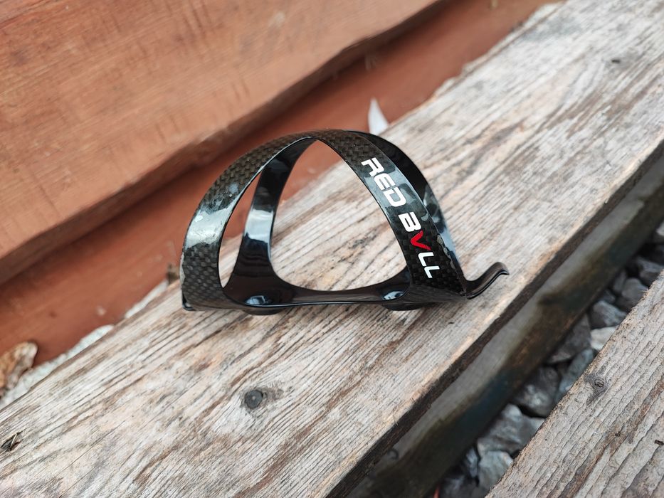 Koszyk na bidon rowerowy Red Bull Carbon