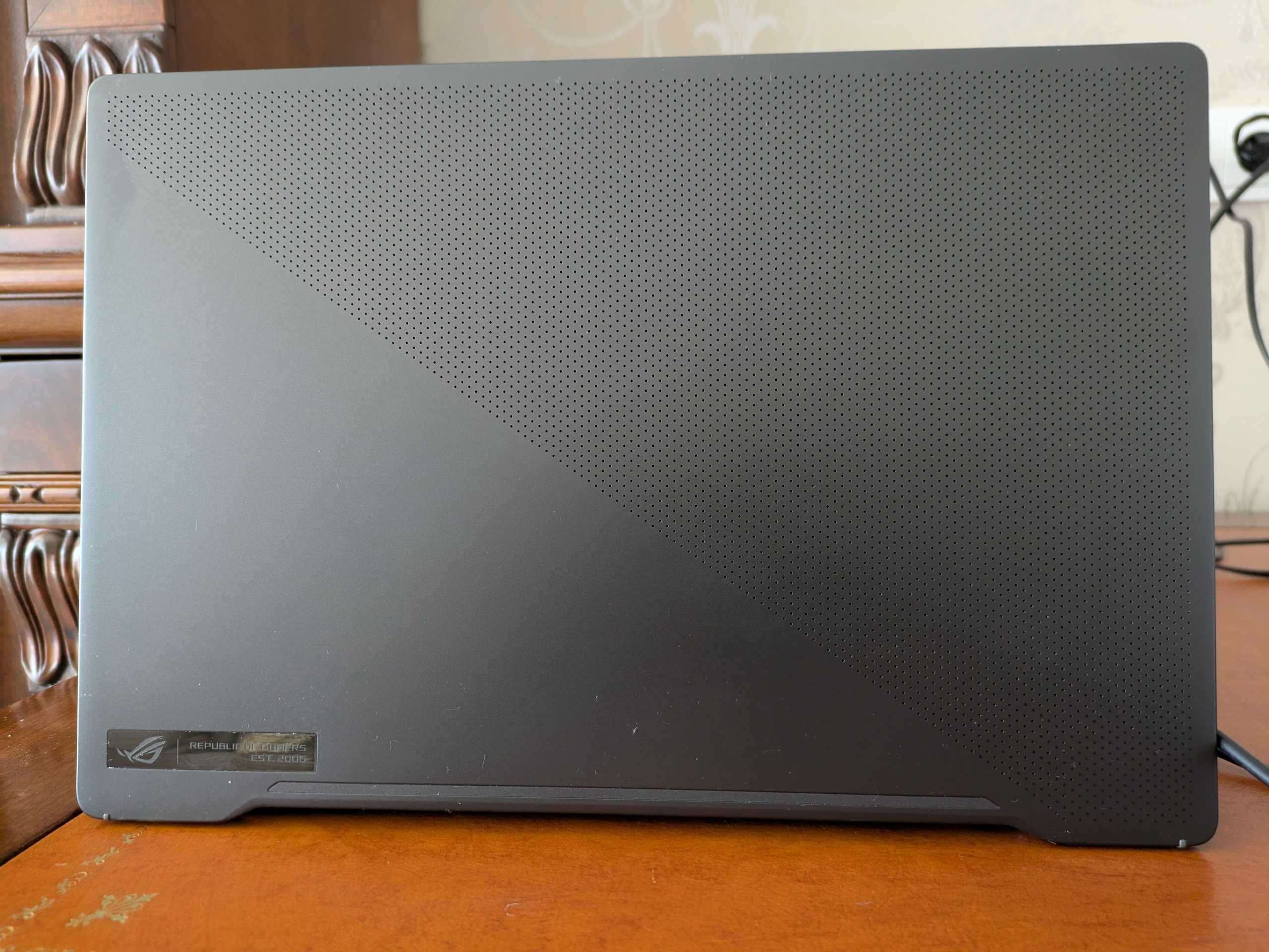 ASUS ROG Zephyrus G14 AMD Ryzen 7 4800HS GeForce GTX 1650 - б/у
