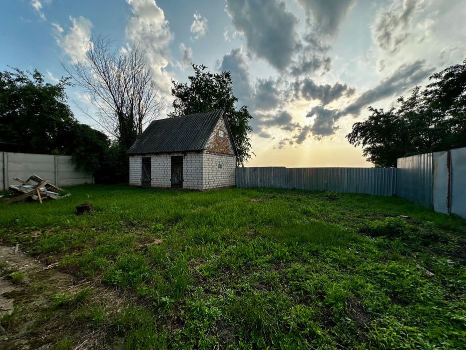 Окремий цегляний будинок / Гребінки/ держ.програми розглядаємо