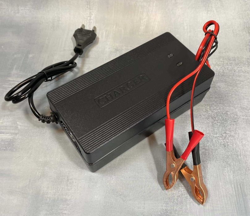 Зарядное устройство для аккумуляторов 12в 5А UKC MA1205A