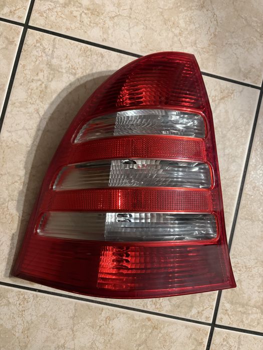 Lampa tylna lewa Mercedes c klasa w203 lift