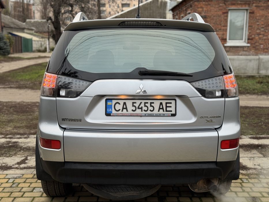 Mitsubishi Outlander XL 2008 рік 7350$
