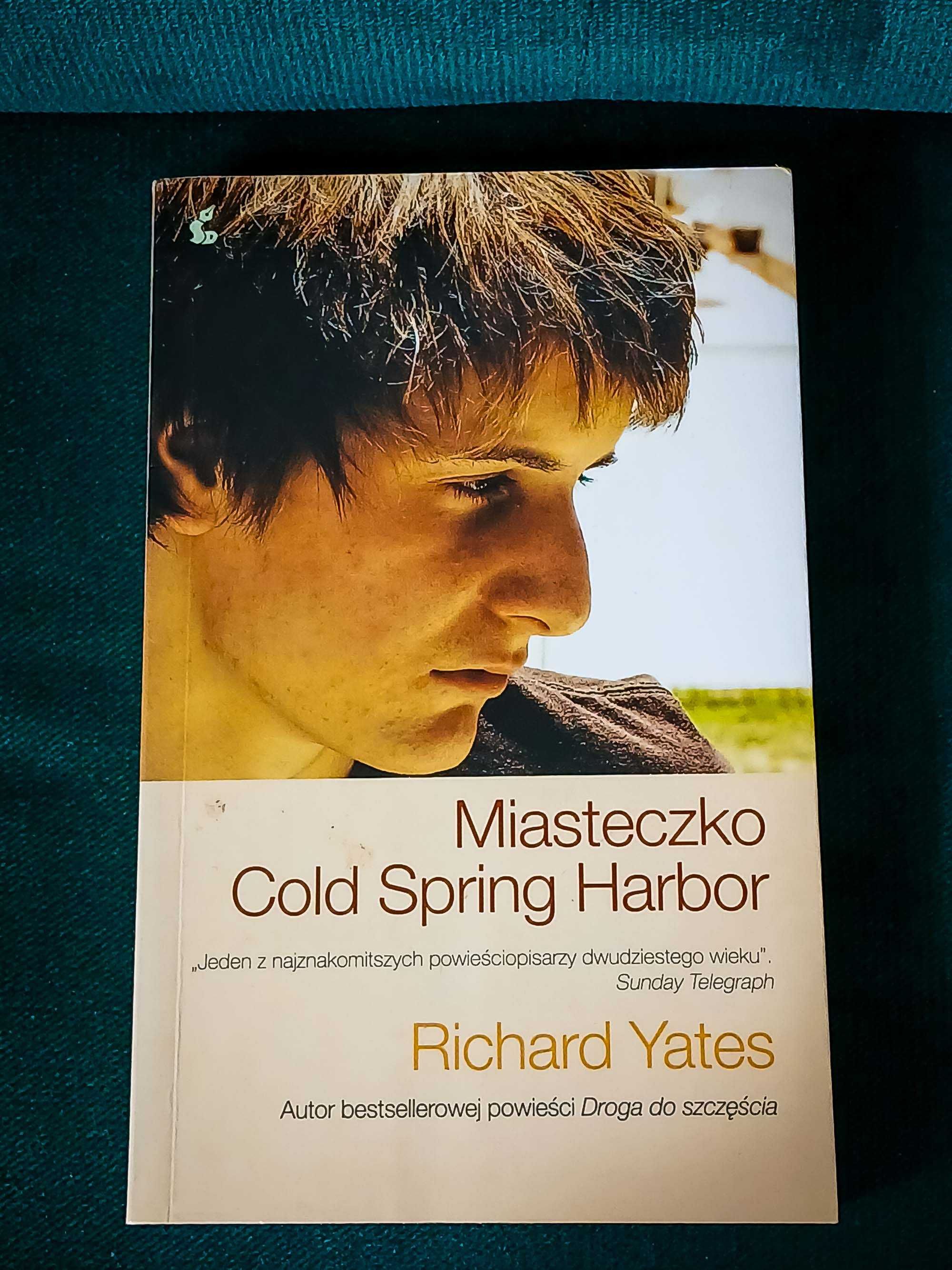Miasteczko Cold Spring Harbor. Richard Yates