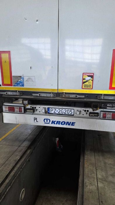 Naczepa firanka Krone SD