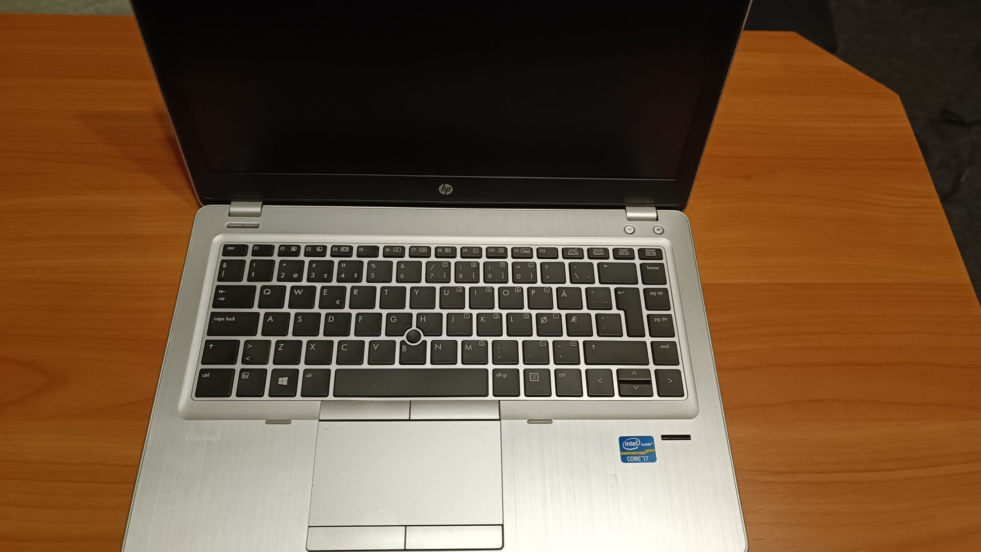 HP ultrabook i7/ RAM 8GB/ 180GB SSD