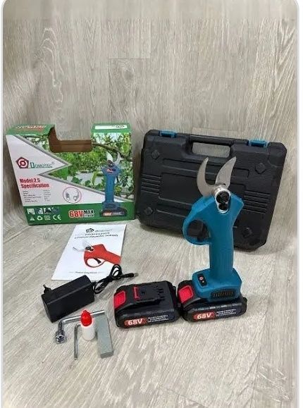 Потужний акумуляторний секатор гілкоріз кущеріз Domotec 68v max 2.5