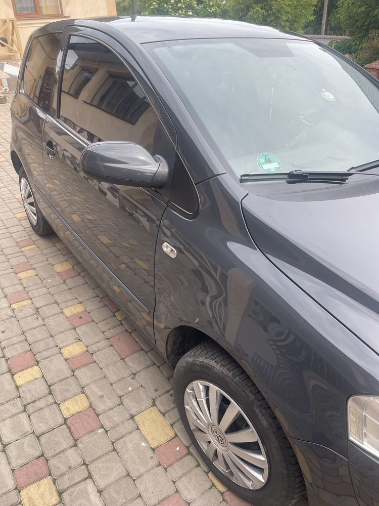 Авто Фольцвагег Фокс