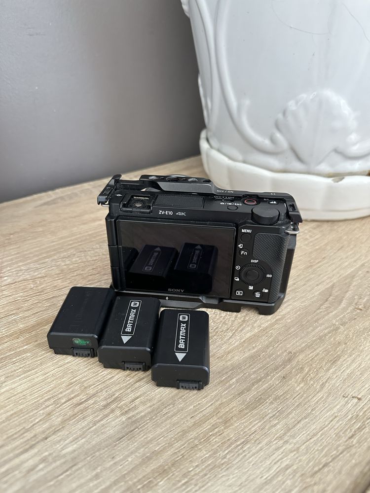 ZVE10 + 16-50mm + Extras