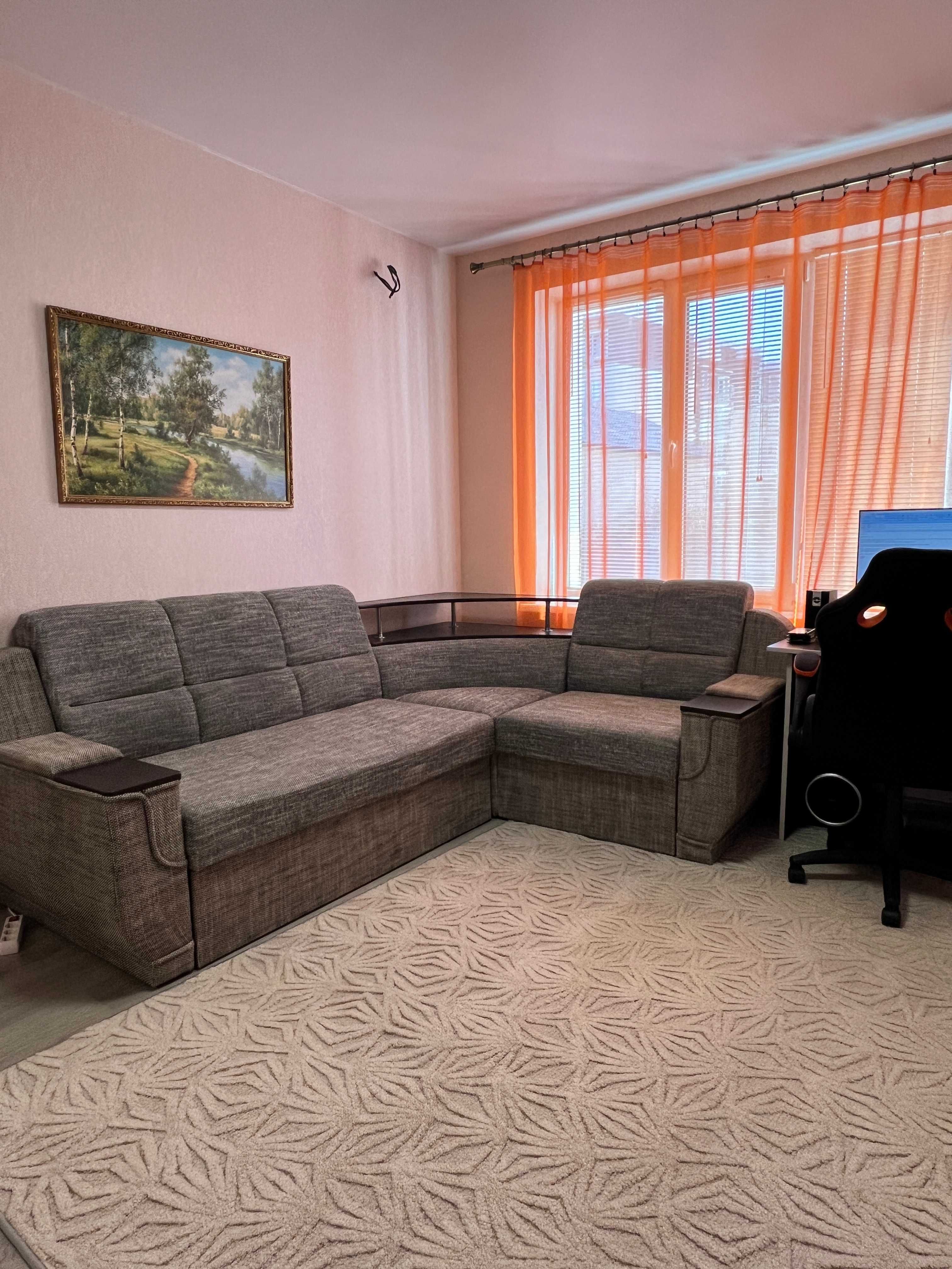 Продаж євро 2к квартири 47м2 з ремонтом меблями та технікою.