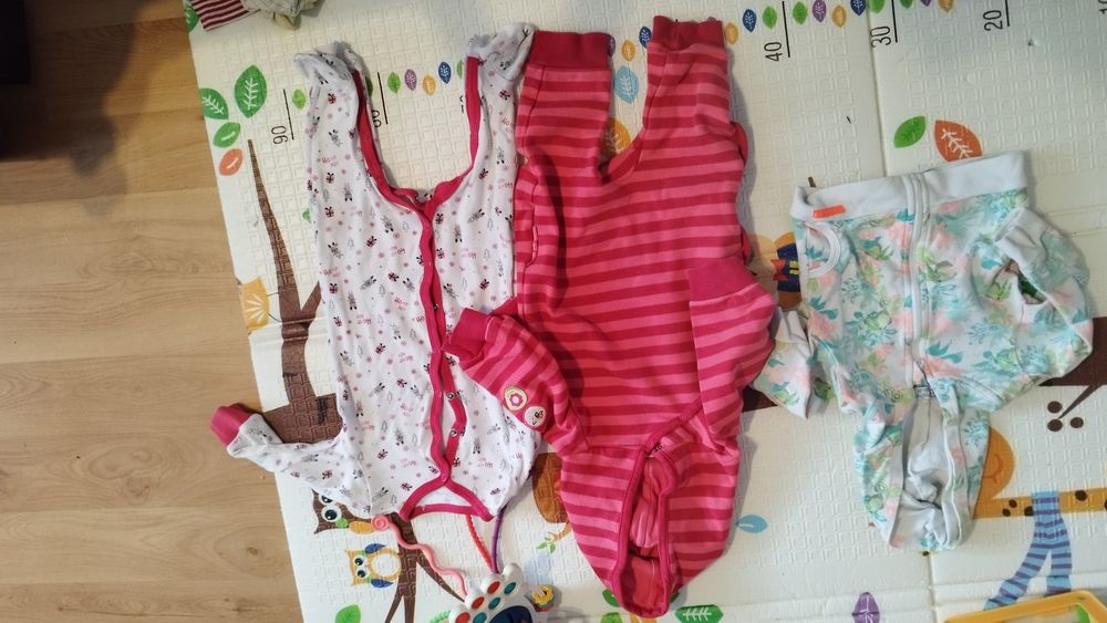 Paka ubrań niemowlęcych dla dziewczynki 74