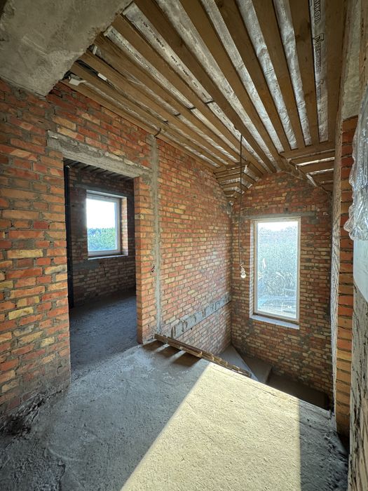 Продам новий будинок в Дахнівці