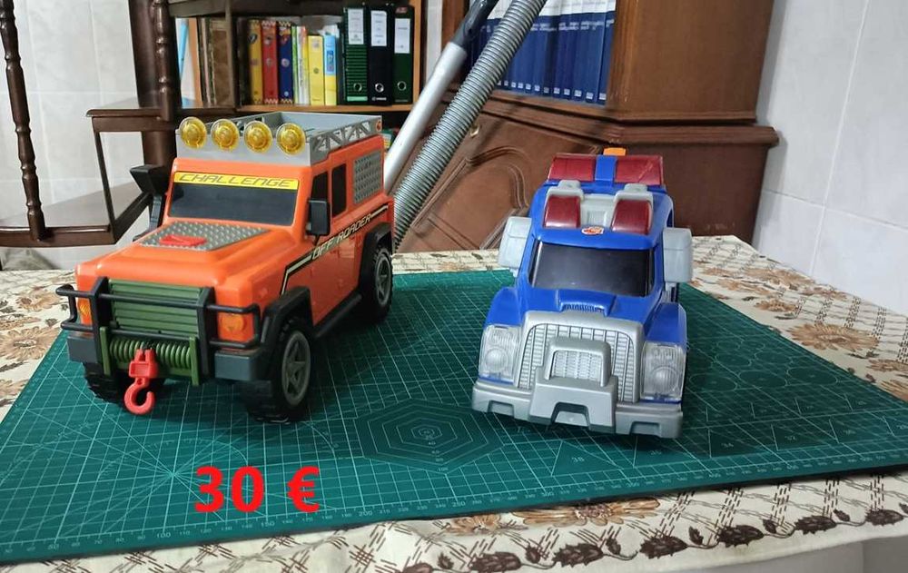 Jeep + Reboque em bom estado