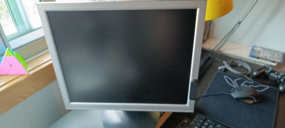 Monitor top a funcionar