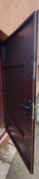 Продам залізні двері. Металеві двері. Двері в підвал