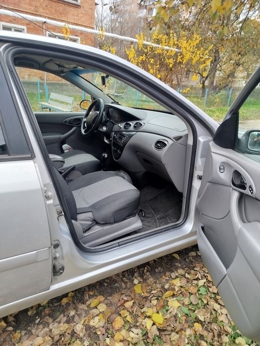 Продам Ford Focus 2001, автомат ,газ/бензин 2.0