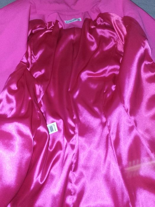 Стильний рожевий піджак