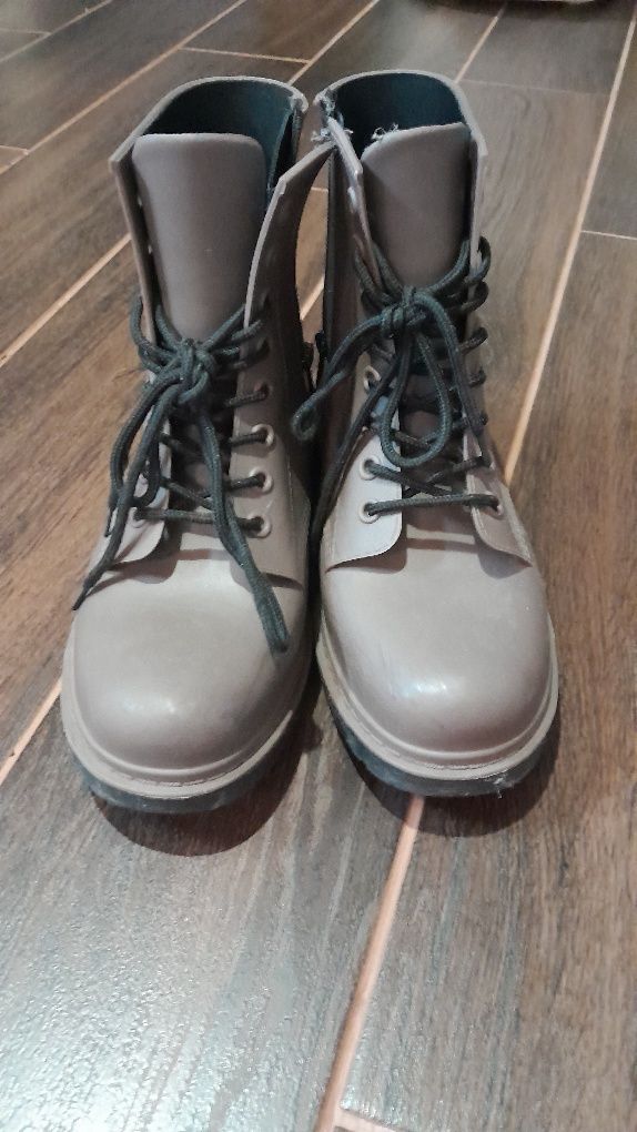 Резиновые ботинки Tendens и низкие полуботинки Dogo