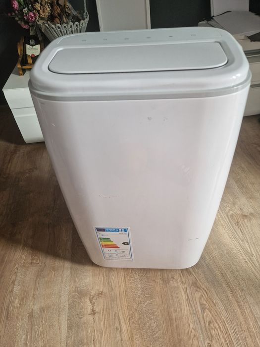 Sprzedam klimatyzator używany jeden sezon