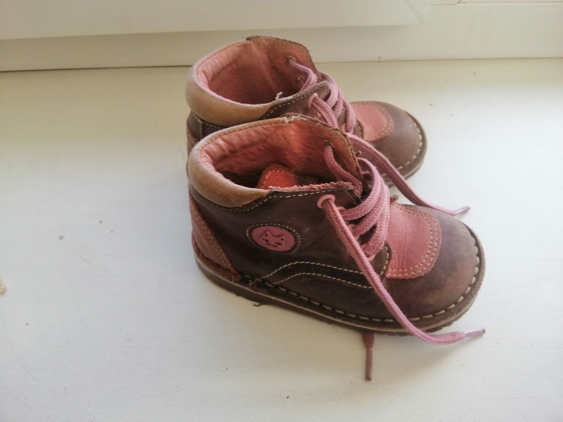 Продам детские ботиночки туфельки, р. 21 стелька 13 см