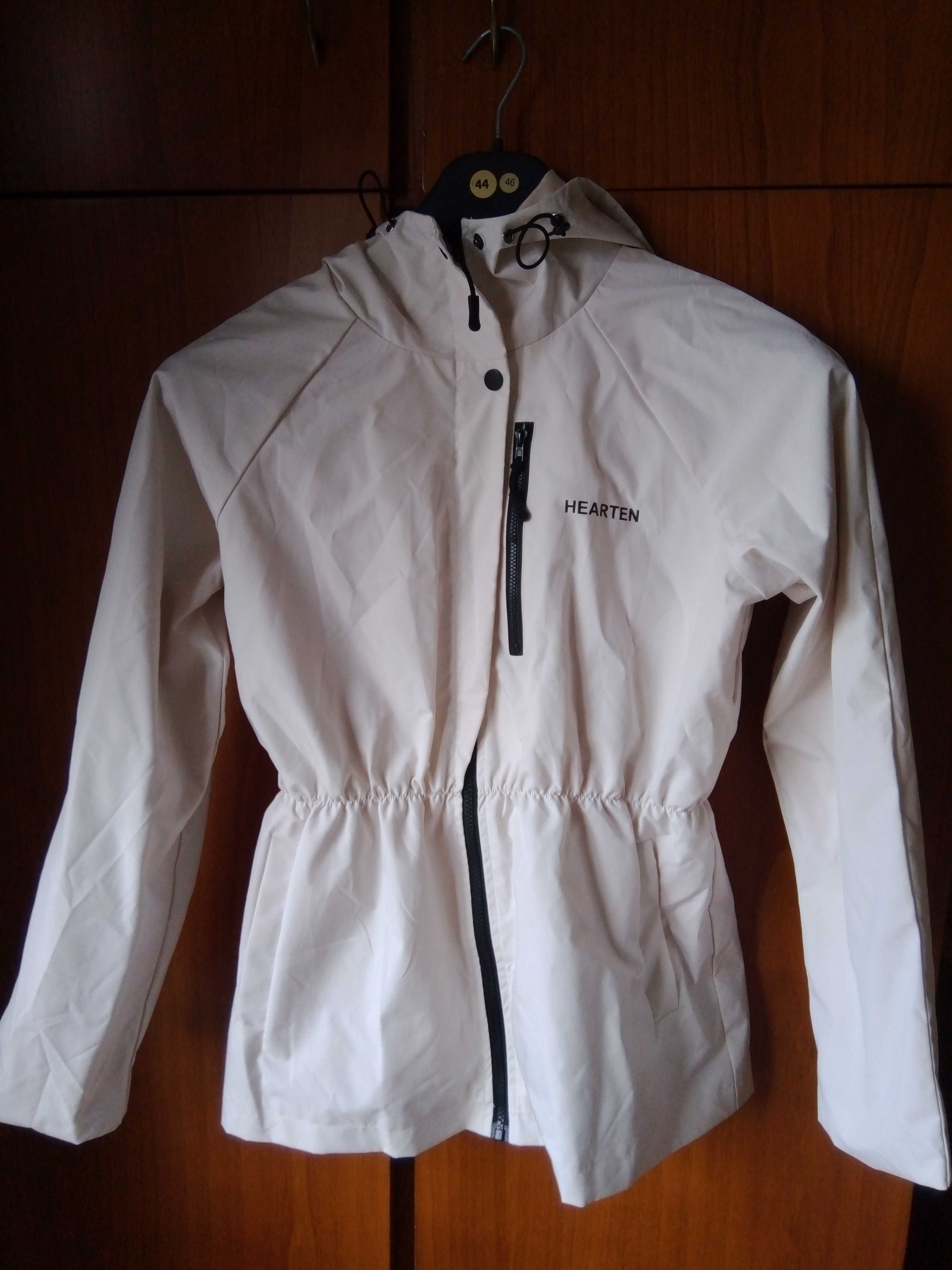 Parka branca como nova