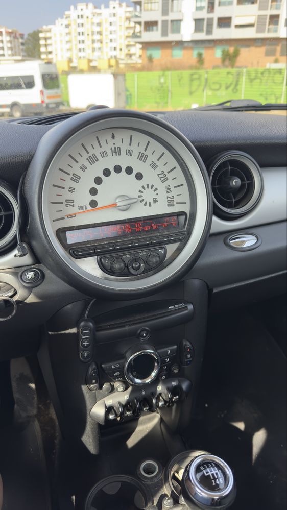 Mini cooper D one de 2010 em bom estado