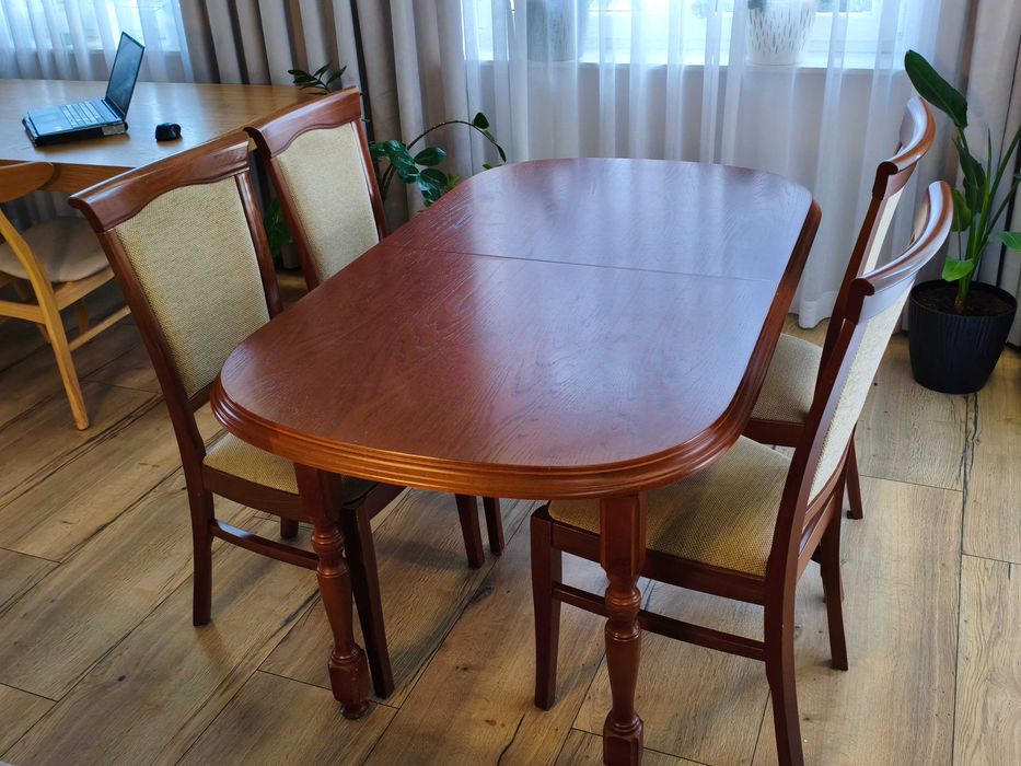 Stół z 6 krzesłami