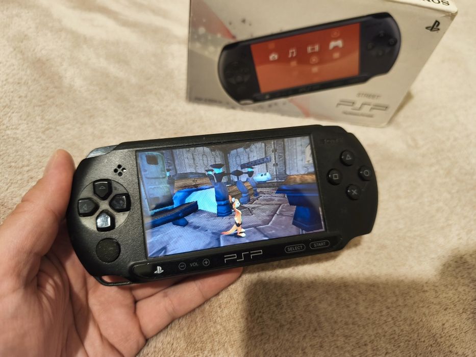 Sony PSP 1004 Oryginalne Pudełko 2x Gra