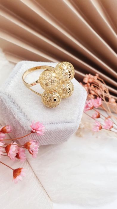 PROMOCJA !!! Piękny złoty pierścionek z ażurowymi kulkami