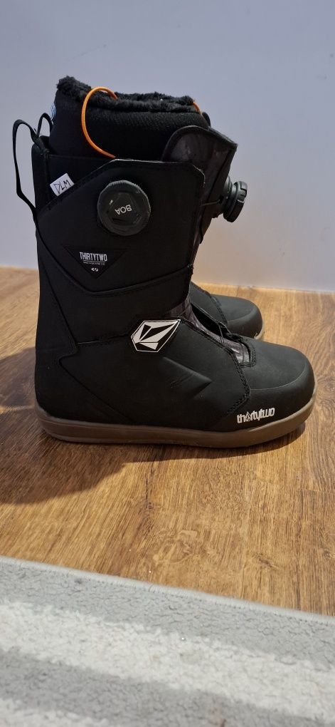 Buty snowboardowe  ThirtyTwo Lashed Double Boa X Volcom '24